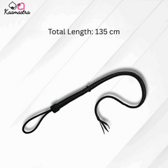 Black dog leash with total length of 135 cm on a white background, branded 'Kaamastra'.