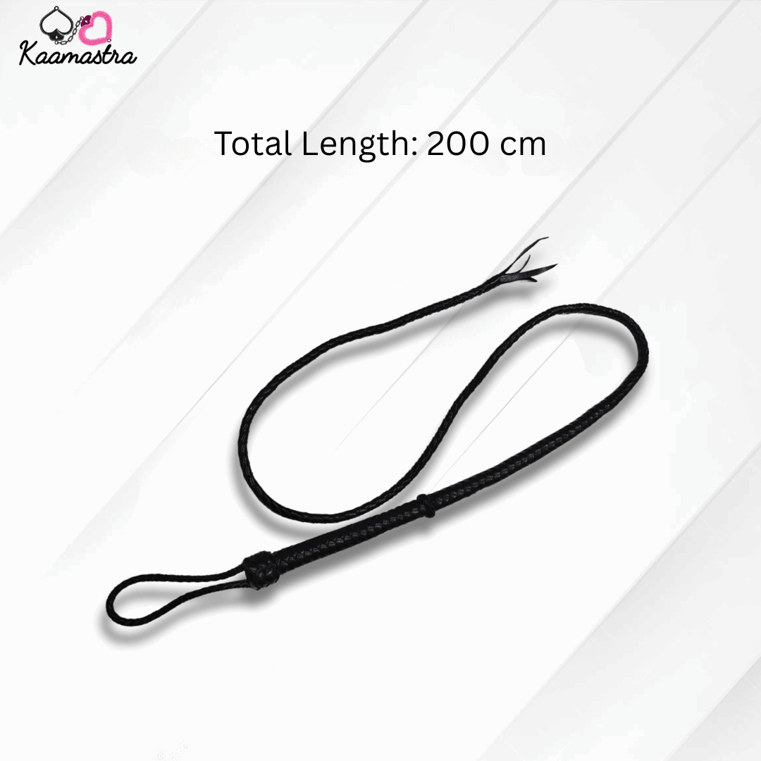 Black lanyard with total length of 200 cm on a white background, branded 'Kaamastra'.